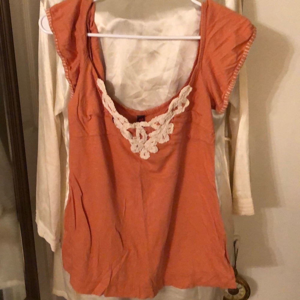 Blouse with lace